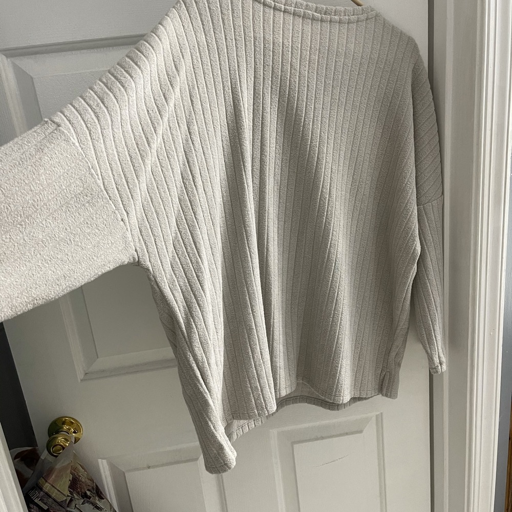 Sweater - Picture 2 of 4